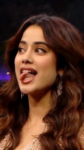 Introducing the "VitaWear SmartBand," a next-generation wearable gadget🎉#kajol #janhvikapoor #yt