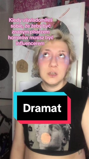 Czy żągluję? Oczywiście, że tak. Śpiewam? Ymmm.. mogę? Tańczę? Marnie.. Maluję mega cool! #horror #booktok #dramat #pisarz #influ ???