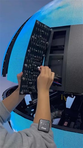 Aria Cxcolor on Instagram: "Mechanical telescopic ball installation is simple and does not require programming#LEDdisplay #hightech #LED #newdesign #creative #decoration"