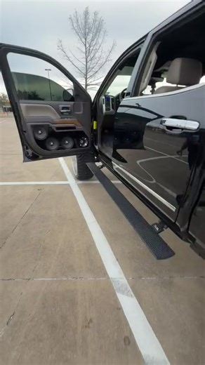 Custom GMC Car Audio Upgrades for Pro Sound