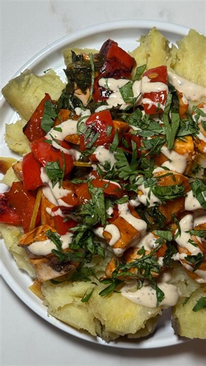 ELLIE TEALE on Instagram: "Loaded sweet potato 🍠 full recipe in bio!! @primalkitchenfoods #recipe #quickrecipes #easyrecipe"