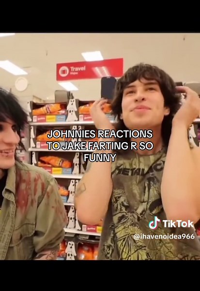 He looks so scared on the second one 😭#jakeandjohnnie #johnnieguilbert #jakewebber #fyp #xyzbca