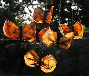 52K views · 115 reactions | You have to check out the easy monarch butterfly mobile we made! Our monarchs look gorgeous fluttering in the breeze! SEE THE HOW-TO HERE: https://happyhooligans.ca/monarch-butterfly-mobile-craft-kids/ | Happy Hooligans | Facebook