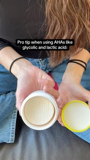 PRO tip when using AHAs like glycolic and lactic acid👆🏻 #skincaretips #drpimplepopper