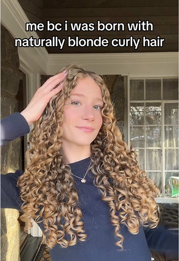 Curly Hair Routine for Naturally Blonde Curls