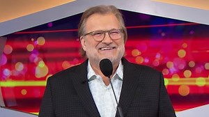 The Story Behind Why Drew Carey Signs Off On The Price Is Right By Saying ‘I Love You’