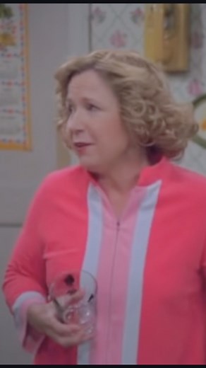 Nostalgia Chick ✨ | Sometimes you’re just not in the mood to cook dinner and that’s ok 🎥 That 70’s Show - 1998 ~ 2006 | Instagram