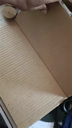 Cómo hacer un robot Wally de reciclaje paso a paso