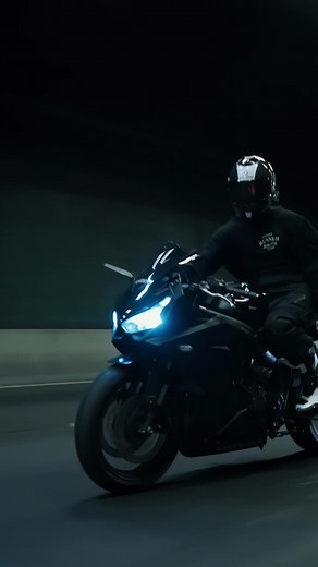 raw sound. #motorcycle #moto #bikelife #motorbike #yamaha #bike #biker #honda #motorcycles #kawasaki #ktm #suzuki #ride #ducati #rr #bikers #motor #bmw #bikergirl #BookTok #bruh #cbr #cbr650r #bikestagram #burnout #bikerboy #custombike #satisfying