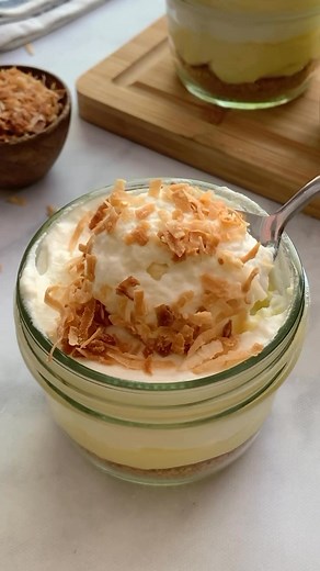 Beat the heat with this tropical summer treat! 🥥😍 These Coconut Cream Pie Parfaits are cool, creamy, and totally no-bake—layered with coconut pudding, whipped topping, and a light, crunchy base. Perfect for pool parties, backyard BBQs, or just a sweet moment on the patio! 👇 Full recipe 👇 https://www.allthingsmamma.com/coconut-cream-pie-parfaits/ #coconutcreampieparfaits #summertreats #tropicaldessert #easyrecipes #nobakedesserts #partyfood #cooltreats #poolpartydessert #backyardbbq #summerde