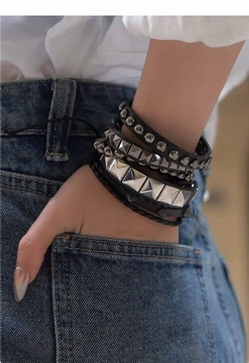 Black Punk Rivet Leather Bracelet: Edgy Fashion Statement
