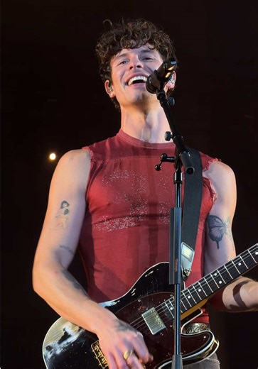 Shawn Mendes: Live Performance of 'In My Blood' in Chicago