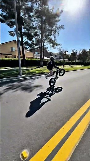 Turning every ride into an epic adventure! 💥Catch this insane wheelie and roll with the Macfox X1S!