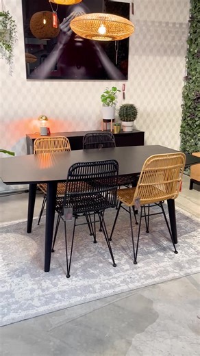 À la recherche d’une table #extensible ? Facile à installer et design, nous avons diffèrents modèles qui vont vous plaire 🤩 #alteregodesign #interiordesign #homesweethome #interior #decolove #homedesign