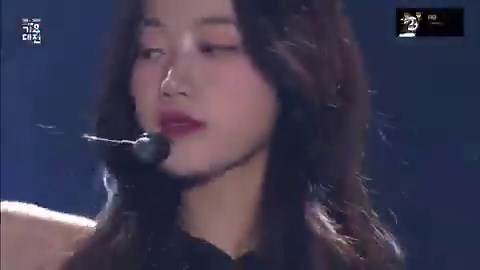 nao aguento qnd forçam essa menina canta opera