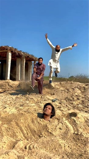 Allah ki Madad#viral #trending #ytshorts #shorts #asia #india #emotional #islamicprayer #shorts