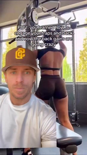 How to significantly improve your back training through scapula control. #backrow #latworkout #workouthelp #workouttutorial #backworkouts #pulldayworkout #workouttip #buildmuscle | Lost and Lifting