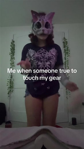 NO TOUCHY THIS CAT DONT LIKE.#iwantyuri #youtube #masks #flopping #therianthropy