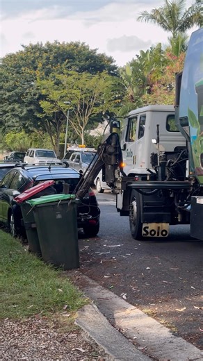 Full Garbage Bin Collection #garbagetrucks #sideloader