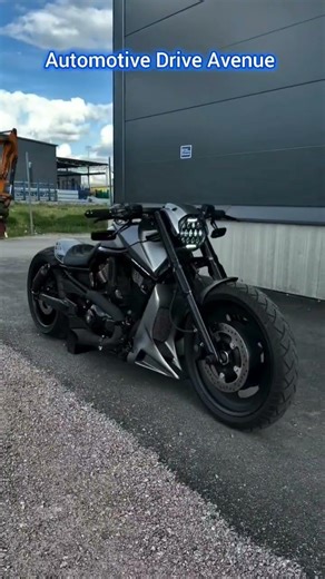 Harley-Davidson #automotivedriveavenue #custombikes #chopperstyle #biker #shorts #usa #motorcycle