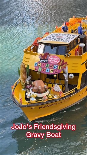 JoJo’s Gravy Boat set sail on the Chicago River and it definitely was a sight to see! (AD) Designed to look like a giant, floating Thanksgiving table, the boat set sail for one day only with live performances, music, and a mission to give back. 🦃✨❤️ Want to join in on the fun? JoJo is hosting THE ultimate Friendsgiving Feast on 11/19 and you’re invited!! There will be tons of food & giveaways and maybe even some special surprises! Head to www.celebratewithjewelosco.com for details on how to ent