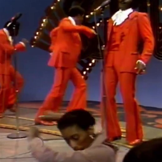 The O'Jays performing 'I Love music' on Soul Train ✨ | Glitterbox