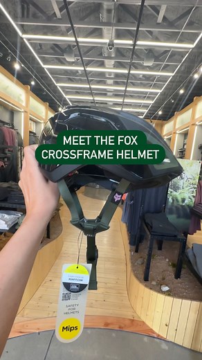 21K views · 46 reactions | The Fox Crossframe Pro is the dirt-centric brand’s first visorless helmet. It checks all the boxes: Fidlock magnetic buckles, a Boa dial for adjustment, MIPS, increased helmet coverage, and a whole lot more. But does it work for gravel? The full review is up now on VELO  in bio ✍️ @kool_alvin | Velo | Facebook