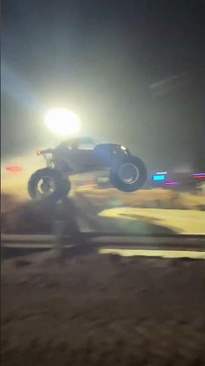 Does the Thumper Fab Can-Am Maverick X3 Roll Cage Make It Fly Higher?