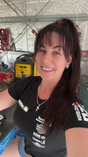 Cheers you legends! 🍻 #fyp #welder #womenwhoweld #straya #aussie