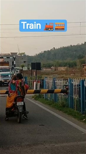 Train 🚂🚃.... #youtubeshorts #trending #explore #Gudiya Laxmi Vlogs #viral