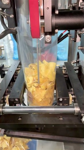 vffs machine for packing corn chips,potato chips,nachos and other puffed food #packagingmachine