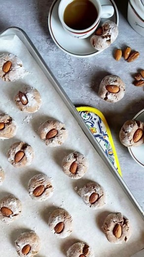 Delicious Chocolate Amaretti Cookies Recipe