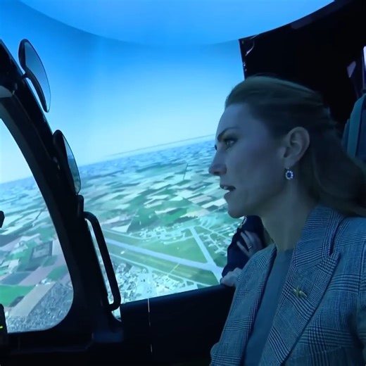 Princess of Wales Takes RAF Typhoon Jet Simulator For a Thrilling Ride | Kamu Kiyuut