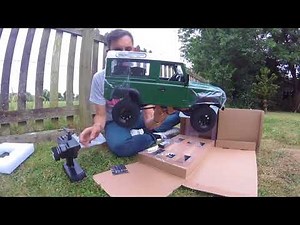 Land Rover Defender RC4WD radio control 1:10 crawler UNBOXING - Jonny Smith Carpervert