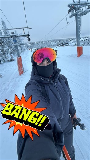 CECILIE PILKÆR SCHMEICHEL on Instagram: "G I V E R - O P 🛸I flere måneder har jeg gemt sjove, fede og grineren ski videoer her på Insta, som jeg ville lade mig inspirere af, når vi var afsted. Så brækkede Noah kravebenet, og vi måtte splitte os op. Ofte stod J med Sofie (fordi han er klart bedst til at lære fra sig), og hvis jeg ville stå på ski, var det som regel alene.. Sofie havde også brug for pauser 😂 Såååå… jeg måtte være min egen “kameramand” (det er jeg egentlig også derhjemme men det 