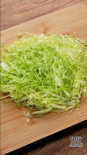 Cabbage Hot Pot with Pork Wrapped Enoki