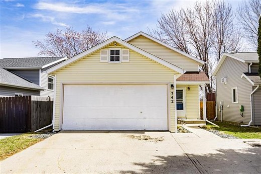 742 47 1/2 St S, Fargo, ND 58103 | Estately 🧡 | MLS# 7059102