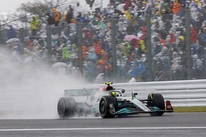 Le départ (sous la pluie) du GP du Japon de F1 en replay vidéo