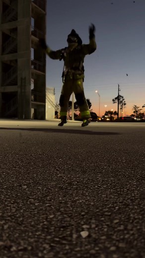 3.5K views · 59 reactions | In ogni viaggio che intraprenderai non sarà sempre facile arrivare all’obiettivo. La maggior parte delle volte non ti sentirai all'altezza, avrai paura di fallire… di renderti ridicolo. INSISTI… e fallo con con costanza. Il mondo ha bisogno di persone determinate che abbiano la forza e la grinta di arrivare fino in fondo. [ Credit @preparedtofightfire #preparedtofightfire ] | Noi Soccorritori | Facebook