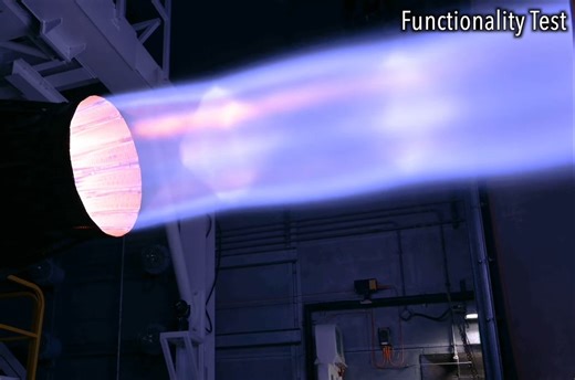 拆解维护200000马力 F-15 发动机