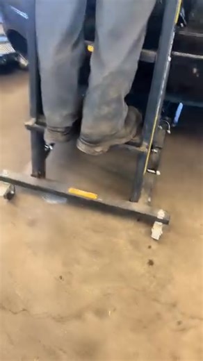 🔧 Reach Every Corner with Ease! Tired of straining over your engine? Meet the VEVOR Automotive Top Creeper — your ultimate solution for safe, comfortable, and efficient auto repair. ✅ Adjustable Height (48"–76") – Perfect for trucks, pickups & SUVs. ✅ 400 lbs Capacity – Heavy-duty steel frame with stable H-base. ✅ Smooth Mobility – 4 swivel casters (2 lockable) for easy movement. ✅ Comfort First – 2" thick padded cushion built-in tool pouch. 🚗 Work smarter, not harder — stay steady, stay comfo