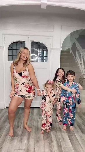 Your not dancing on your own #sacconejolys