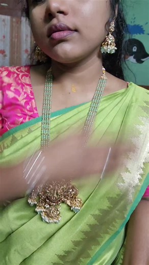 Sumika | Makeup artist & Beautician | Coimbatore on Instagram: "Saree Draping tutorial part 1 #trending #instagood #love #coimbatore #makeupartist #oppanaiulagam #coimbatoremakeupartist #coimbatoreartist #grwm #sareedraping♥️ #coimbatoresareedrapist #oppanaiulagammakupartist"