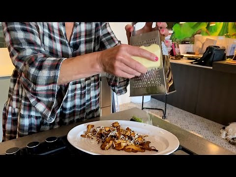 Stekta kantareller med Västerbottenost