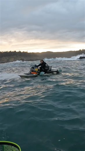 Oregon Coast Kayak Fishing CRAB 🦀 LOUIE? #kayakfishingtips #kayakfishing #hobiefishing #oregoncoast