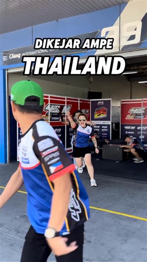 Ergus Oei on Instagram: "Demi ikut Balapan, Dikejar Sampai 🇹🇭 !! @r59racing @hafizdrasya96_ @erwinoei @ho2_racing @chia_iskandar @imamsuneo @harryanggi @suryoracing @bowowebe02 @max_bulls59 @owehjanuar @xyzyatna @nonieramadhania @delyciadlvy @maniakmotorofficial @4s1m.indonesia @gren.indonesia Bismillah....bareng bareng yuk pren 🤲 #asiaroadracingchampionship #4s1m #4s1mindonesia #r59racing #grenindonesia #gren #r59 #thailand #arrc #balapmotor #motorbalap #ompren #mypren"