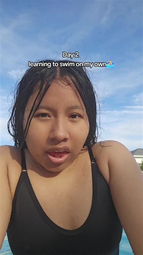 Day 2 of learning to swim in my 20s 🏊‍♀️ my second attempt at this 😩 but this time I’m really learning. Day 1 was May 18, 2025😉