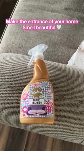 Is your home smelling fires, use this ! First impressions and all that 🤍 #fyp #tiktokmademebuyit #mumsoftiktok #isyourhomesmellinggood #firstimpressionscount