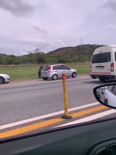 TRAFFIC ALERT | GWM BAKKIE COLLIDES WITH A VW GOLF ON THE N1 Traffic flow is affected on the N1 North between Mokopane and Polokwane following a motor vehicle crash involving two vehicles. Motorists are urged to drive with maximum caution and exercises patience. Fatalities and injuries have not been reported at this stage. #LimpopoTraffic | Limpopo Traffic Updates
