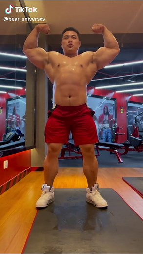 Chinese Bodybuilder Muscle Flexing Compilation